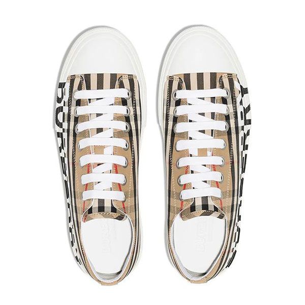 Top 13 giày sneaker nam được ưa chuộng hiện nay