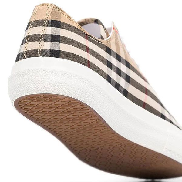 Top 13 giày sneaker nam được ưa chuộng hiện nay