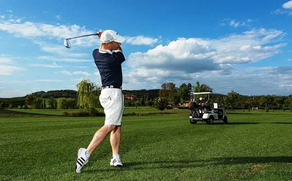 Top 7 thương hiệu giày chơi golf chất lượng tốt nổi tiếng thế giới