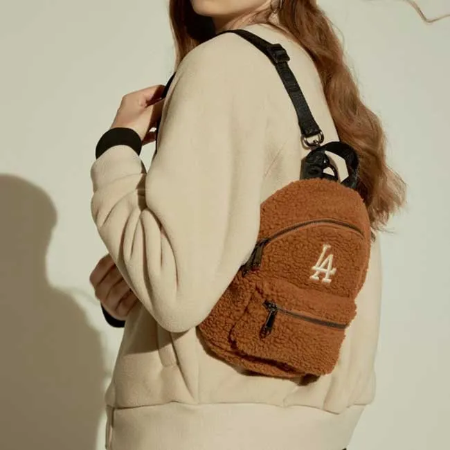 Top 20 mẫu túi MLB cá tính trendy được giới trẻ 