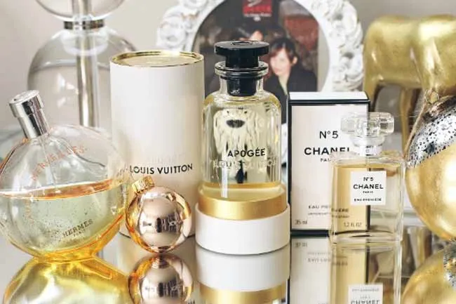 Review 10 địa chỉ mua nước hoa ngoại nhập chính hãng uy tín