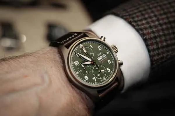 Đồng hồ Chronograph là gì? Bạn cần lưu ý gì khi mua đồng hồ Chronograph