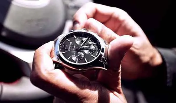 Đồng hồ Chronograph là gì? Bạn cần lưu ý gì khi mua đồng hồ Chronograph
