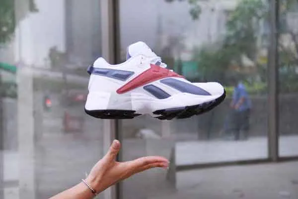 Top 11 đôi giày Reebok cho nam, nữ đi êm chân được mua nhiều - 2