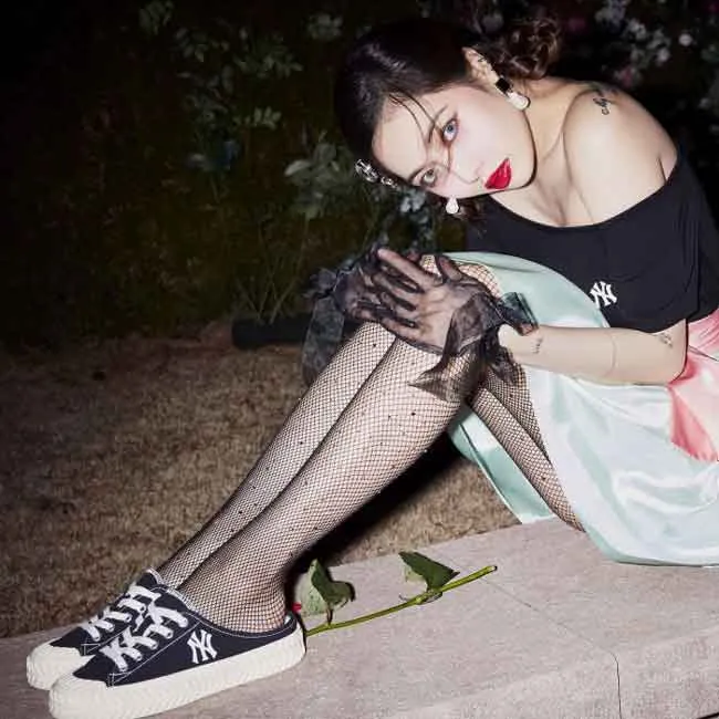 Top 10 đôi giày thể thao đạp gót trendy từ các hãng nổi tiếng hiện nay