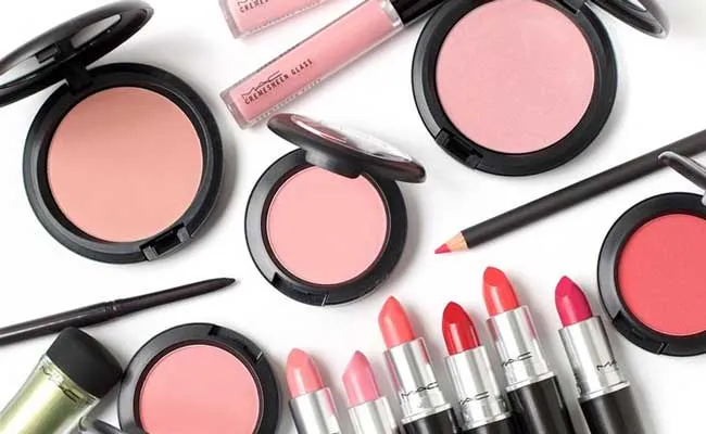 Review 5 màu son kem lì MAC Powder Kiss Liquid Lipcolour vô cùng đẹp - 1