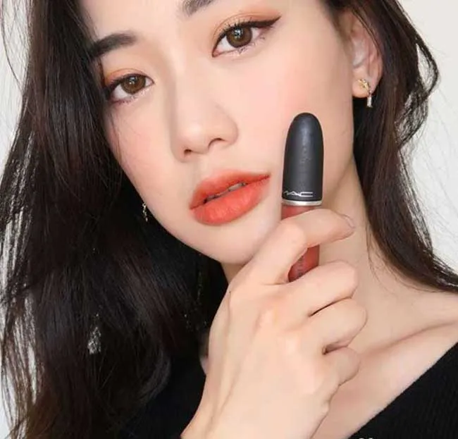 Review 5 màu son kem lì MAC Powder Kiss Liquid Lipcolour vô cùng đẹp - 9
