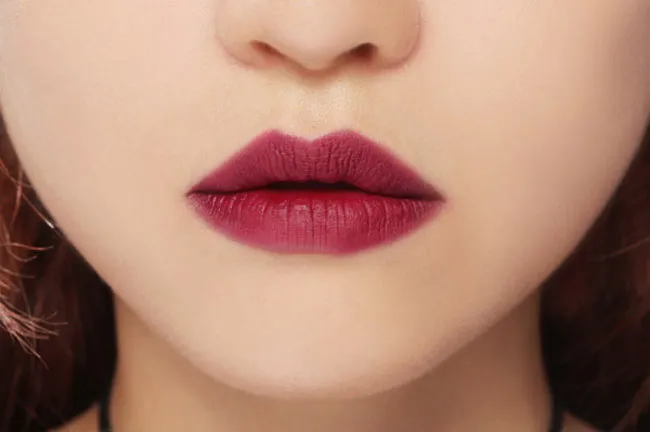 Mua son đỏ mận của hãng nào vô cùng đẹp? Top 5 thỏi son nổi tiếng được yêu thích - 1