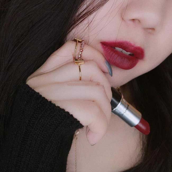 Mua son đỏ mận của hãng nào vô cùng đẹp? Top 5 thỏi son nổi tiếng được yêu thích - 9