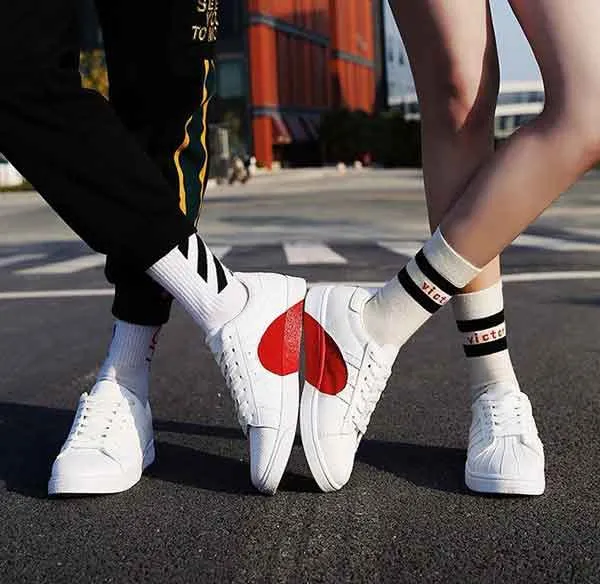 15+ đôi giày làm quà Valentine độc đáo cho lễ tình nhân ngọt ngào - 1