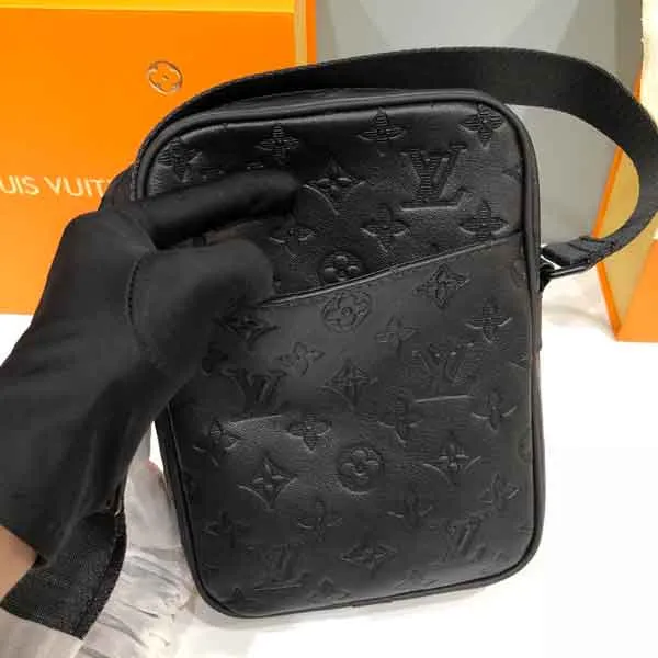 Túi xách Louis Vuitton nam giá bao nhiêu? Top 7 mẫu ví cho nam thành đạt