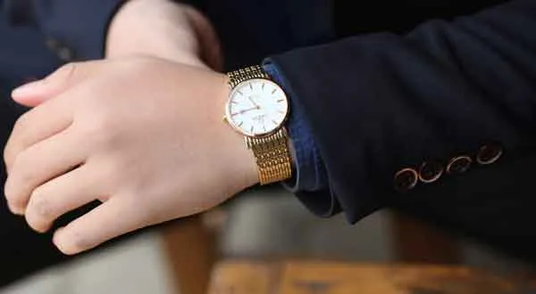 Cổ tay to đeo đồng hồ gì đẹp? Top 5 mẫu đồng hồ hợp nhất cho người mập
