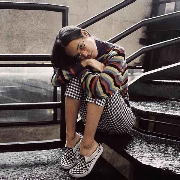 Giày Vans Slip On nữ giá bao nhiêu? Top 5 mẫu rẻ bền được dùng nhiều