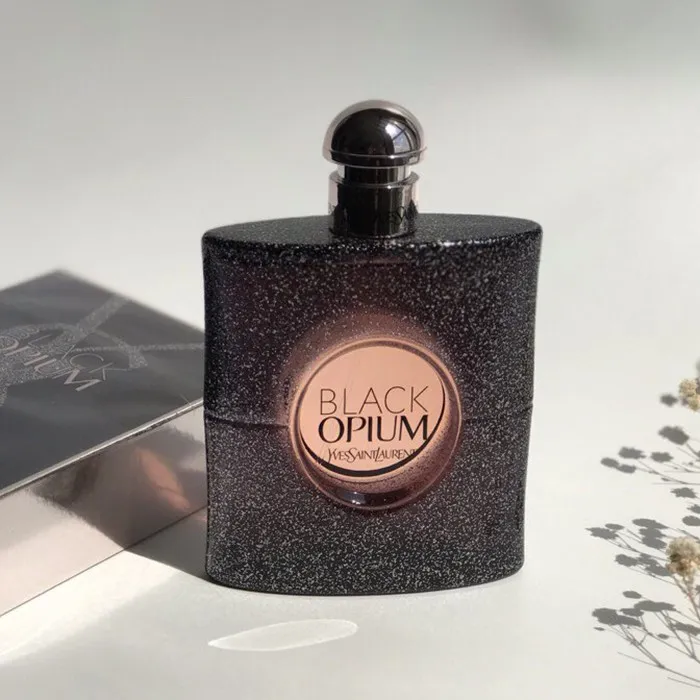 Hương Cedarwood là gì? Review 6 chai nước hoa hương gỗ tuyết tùng rất thơm