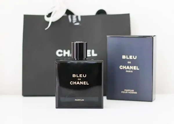 Hương Cedarwood là gì? Review 6 chai nước hoa hương gỗ tuyết tùng rất thơm