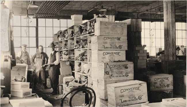 Khám phá lịch sử phát triển của thương hiệu Converse