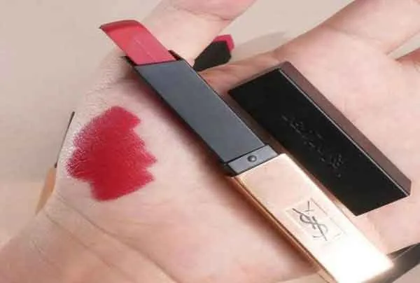 Môi dày nên đánh son màu gì? Gợi ý 7 thỏi son phù hợp với môi dày - 7