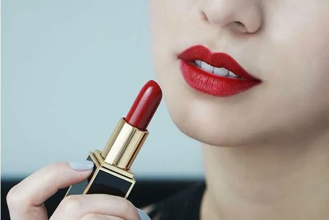 Top 15 thỏi son vô cùng đẹp làm quà tặng 8/3 ý nghĩa cho mẹ, vợ và người yêu - 8