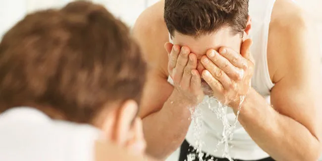 Top 10 sữa rửa mặt cho nam sạch sâu giảm dầu mụn chất lượng tốt