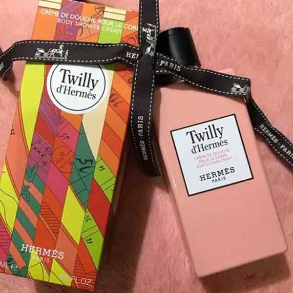 Review 8 sữa tắm hỗ trợ làm sạch mụn lưng cho nữ giá rẻ được tin dùng nhiều