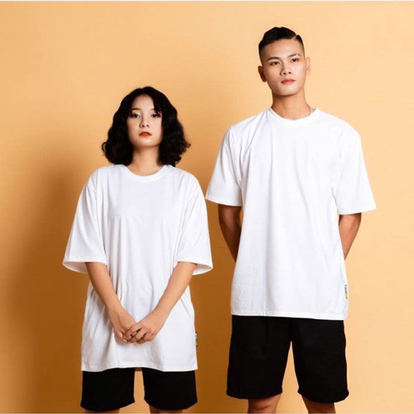 Áo oversize là gì? Cách mix đồ với áo oversize nữ vô cùng đẹp