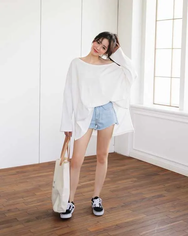 Áo oversize là gì? Cách mix đồ với áo oversize nữ vô cùng đẹp