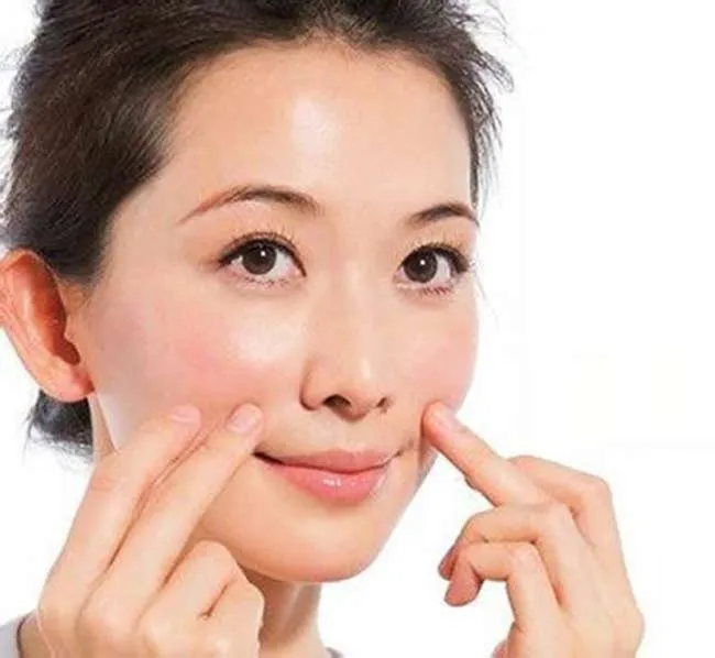 Hướng dẫn cách massage da mặt chống nhăn và chảy xệ hiệu quả tại nhà
