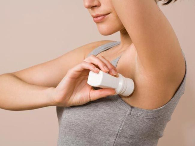 Hướng dẫn cách sử dụng lăn khử mùi thơm lâu không bị ố vàng áo