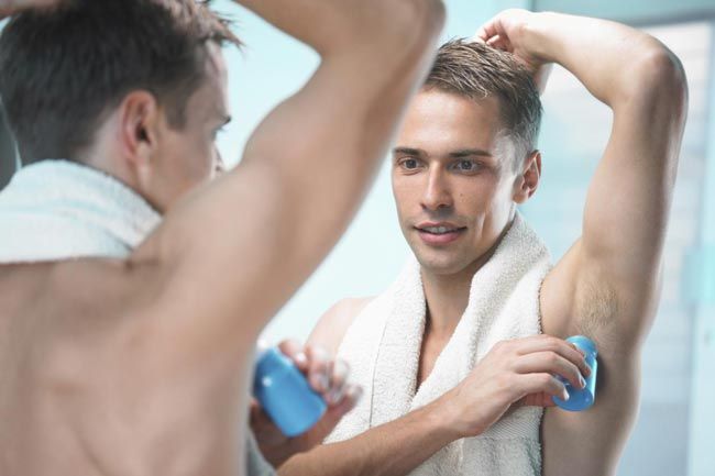 Hướng dẫn cách sử dụng lăn khử mùi thơm lâu không bị ố vàng áo