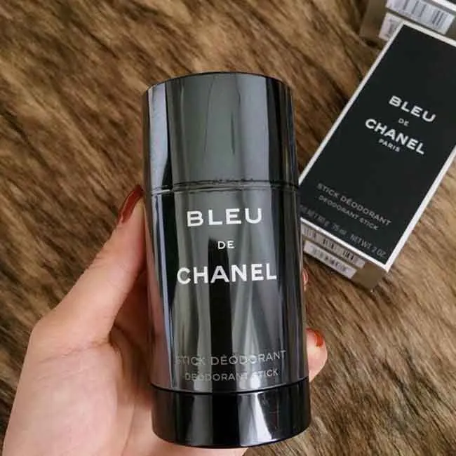 Hướng dẫn cách sử dụng lăn khử mùi thơm lâu không bị ố vàng áo