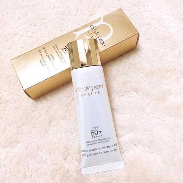 Top 13 kem chống nắng SPF 50 bảo vệ da tốt được tìm mua nhiều