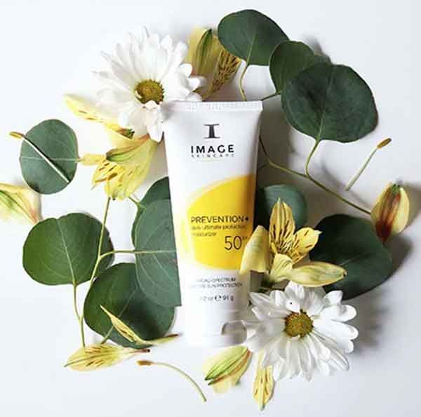 Top 13 kem chống nắng SPF 50 bảo vệ da tốt được tìm mua nhiều