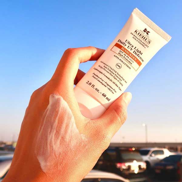 Top 13 kem chống nắng SPF 50 bảo vệ da tốt được tìm mua nhiều