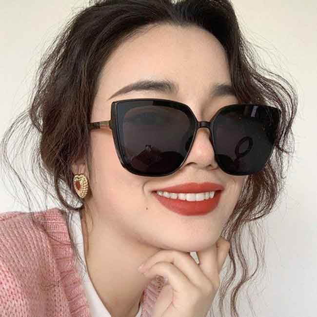 Kính mát gọng vuông hợp với khuôn mặt nào? 55+ mẫu kính thời trang gọng vuông trendy