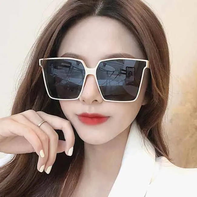 Kính mát gọng vuông hợp với khuôn mặt nào? 55+ mẫu kính thời trang gọng vuông trendy