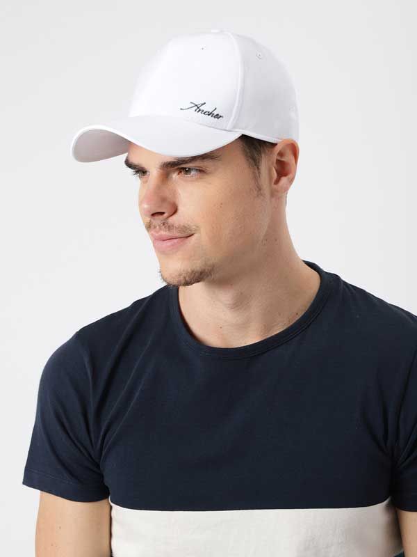 Hướng dẫn phối đồ với mũ lưỡi trai nam mới mẻ chuẩn fashion