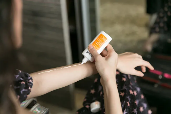 Review 16+ kem chống nắng cho da dầu mụn nhạy cảm chất lượng tốt