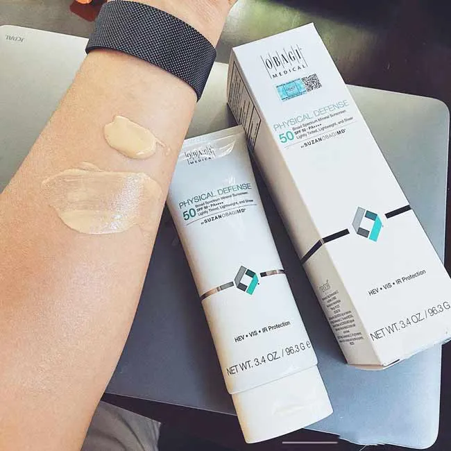 Review 16+ kem chống nắng cho da dầu mụn nhạy cảm chất lượng tốt