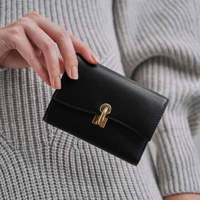 Có nên mua ví Charles & Keith? 10 mẫu ví Charles & Keith chính hãng trendy - 20