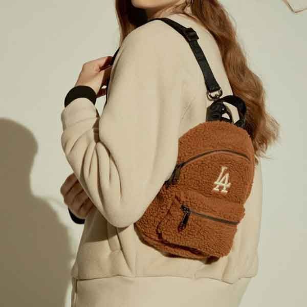 Top 6 Balo MLB kiểu dáng trẻ trung đáng mua hiện nay - 13