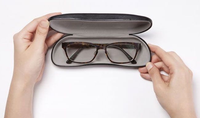 Cách vệ sinh và bảo quản kính mắt bền đẹp cho tất cả các loại