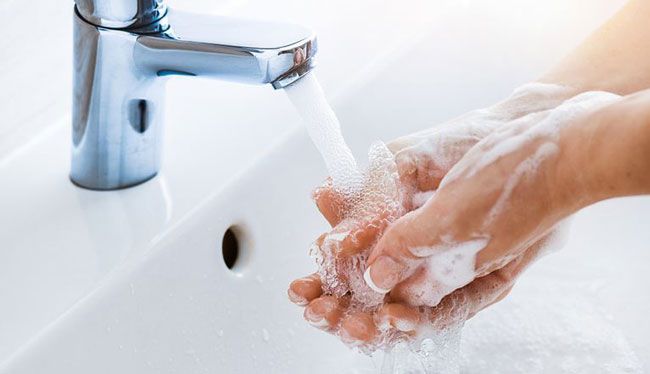 Cách vệ sinh và bảo quản kính mắt bền đẹp cho tất cả các loại