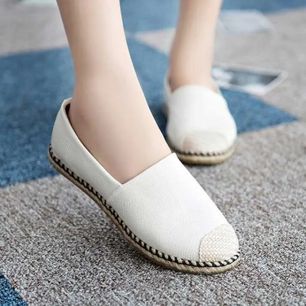 Top 30+ đôi dép đi biển cho nữ dễ phối đồ bền vô cùng đẹp hiện nay