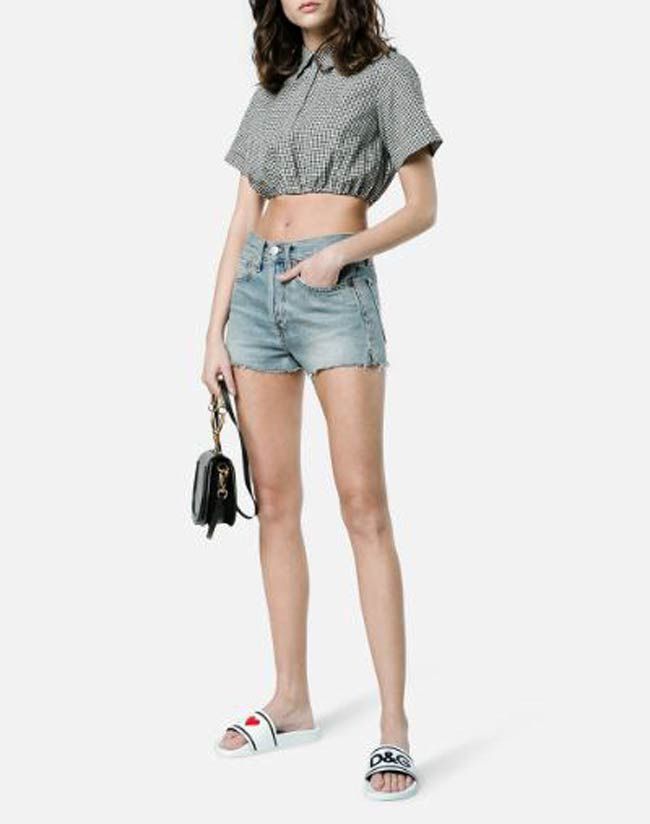 Top 10 mẫu dép Dolce & Gabbana trendy và cách phối đồ cá tính với dép Dolce & Gabbana - 5