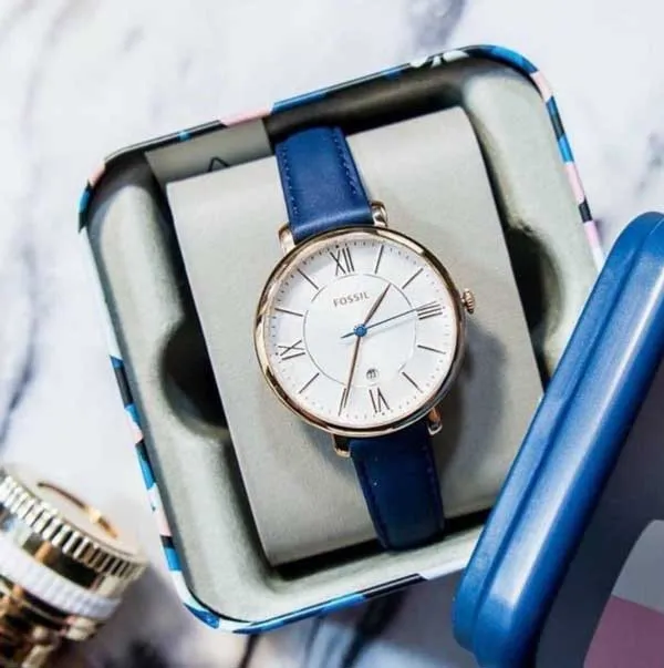 Top 10 đồng hồ Fossil nữ dây da kiểu dáng trẻ trung rất dễ phối đồ