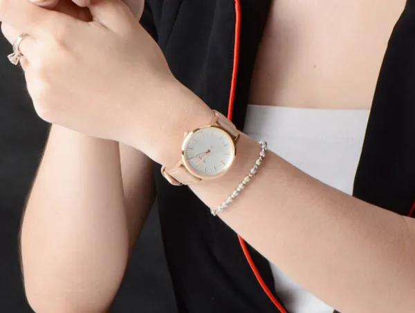 Top 10 đồng hồ Fossil nữ dây da kiểu dáng trẻ trung rất dễ phối đồ