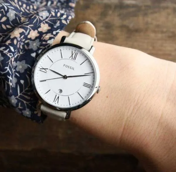 Top 10 đồng hồ Fossil nữ dây da kiểu dáng trẻ trung rất dễ phối đồ