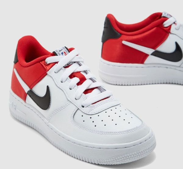 Top 15 đôi giày Nike nữ hàng hiệu màu trắng của Mỹ bán chạy