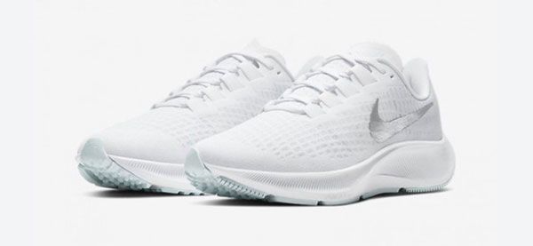 Top 15 đôi giày Nike nữ hàng hiệu màu trắng của Mỹ bán chạy