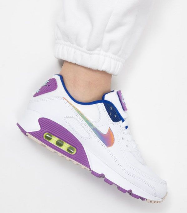 Top 15 đôi giày Nike nữ hàng hiệu màu trắng của Mỹ bán chạy